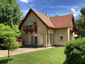 Szigliget Strand mellet levő, csendes, kényelmes ház, Szigliget